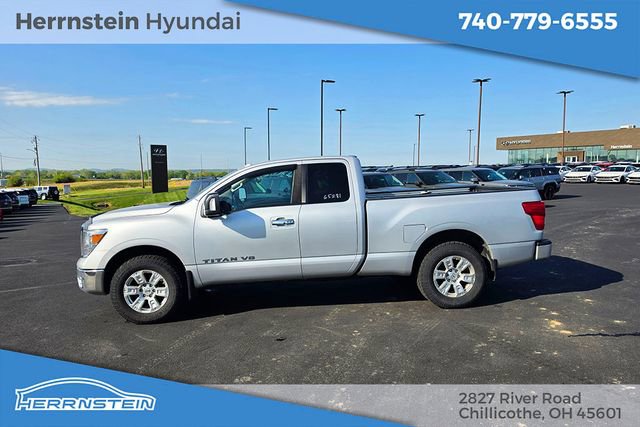 Used 2018 Nissan Titan SV AWD/4WD image 4