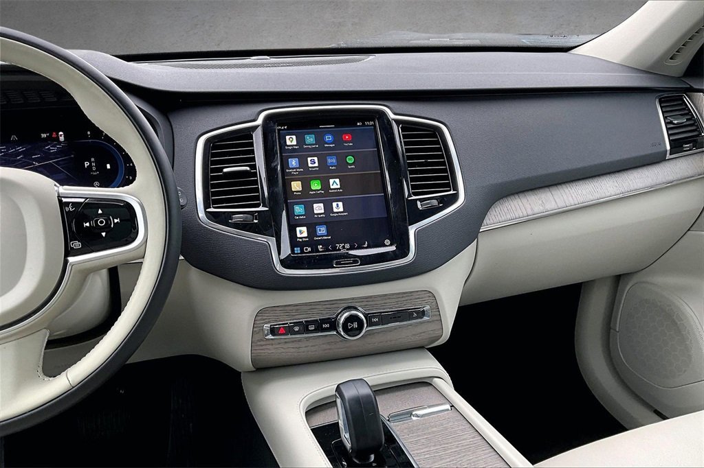 Used 2024 Volvo XC90 B5 Plus w/ Protection Package image 9