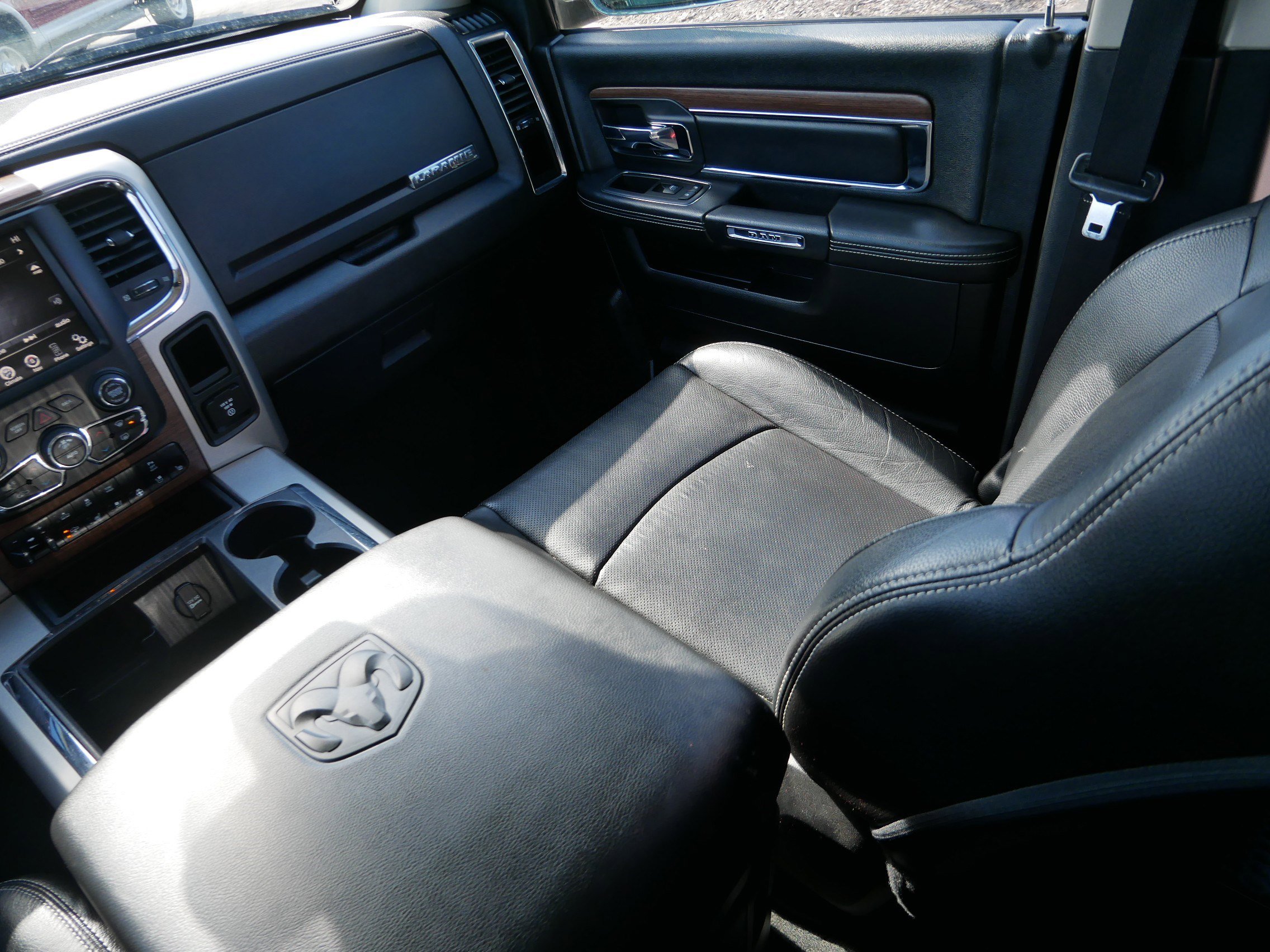 Used 2014 RAM 1500 Laramie w/ Trailer Tow Group image 11