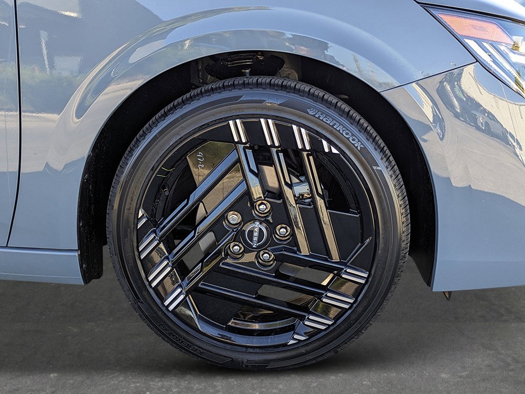 New 2027 Nissan Sentra SR w/ SR Premium Package FWD image 9