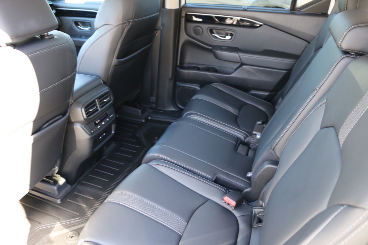 Used 2025 Honda Pilot EX-L image 31
