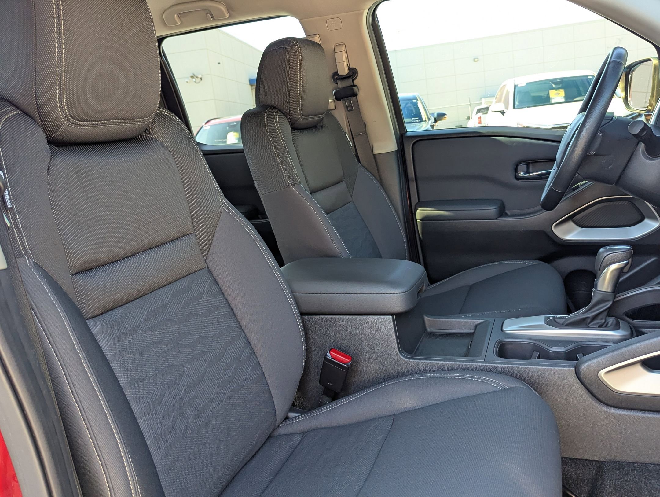 Used 2022 Nissan Frontier SV image 30