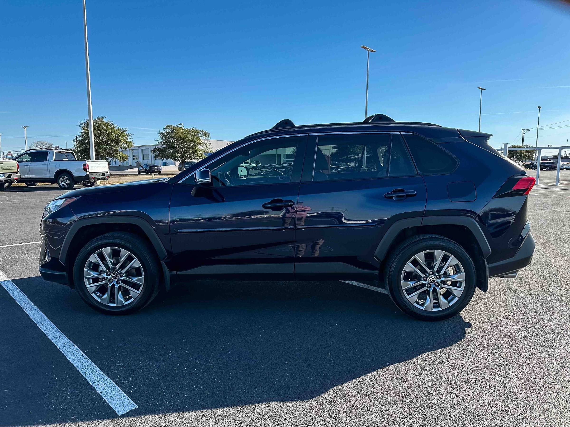 Used 2024 Toyota RAV4 XLE Premium image 9