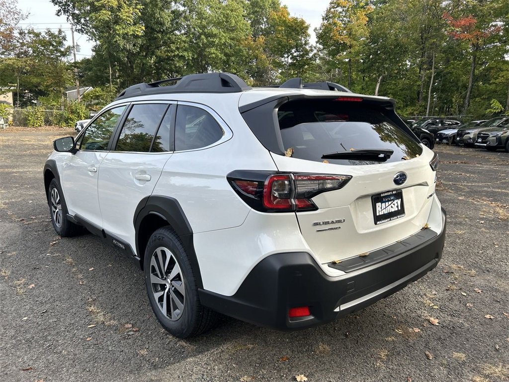 New 2025 Subaru Outback Premium image 6