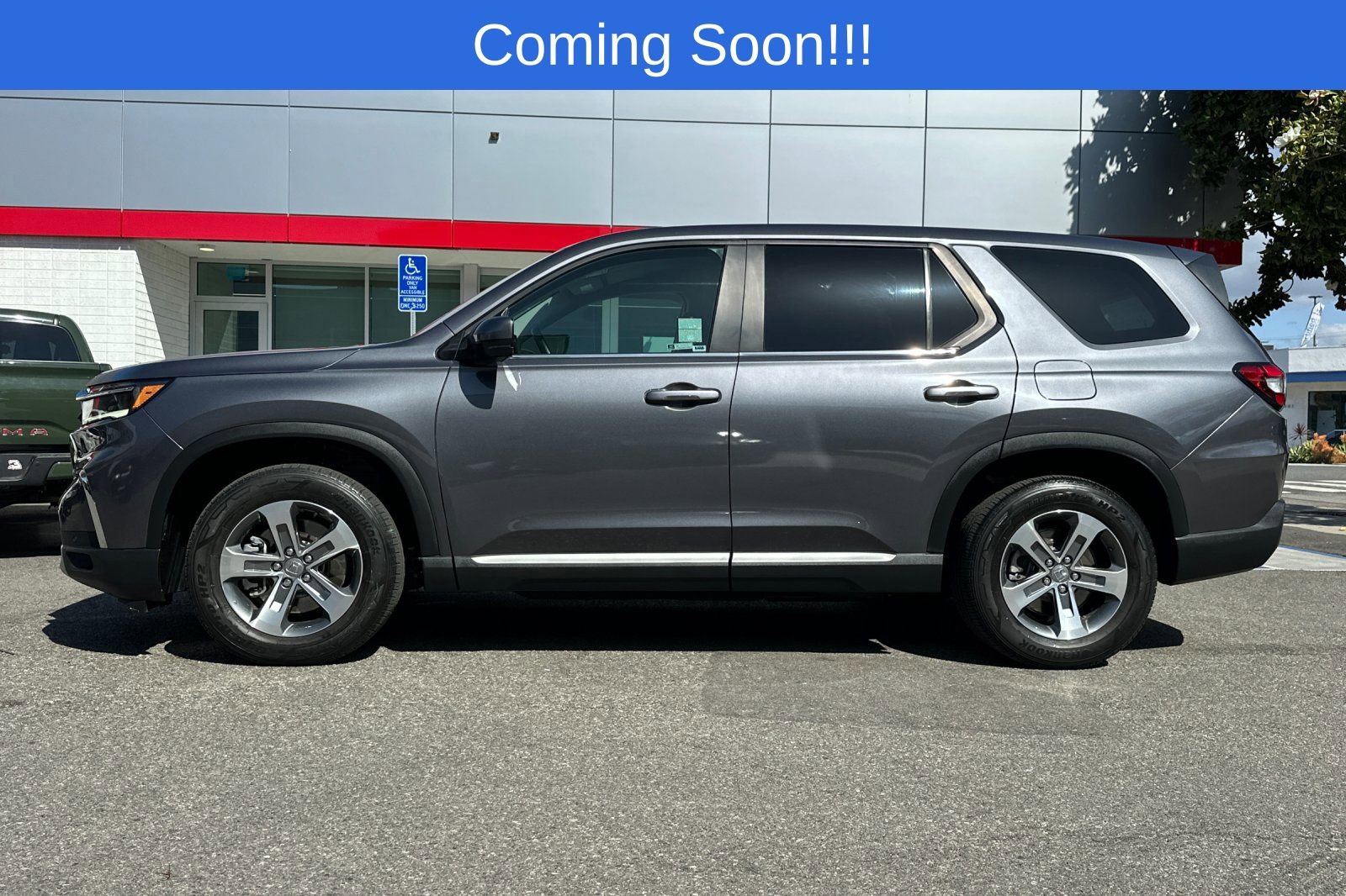 Used 2025 Honda Pilot EX-L image 7