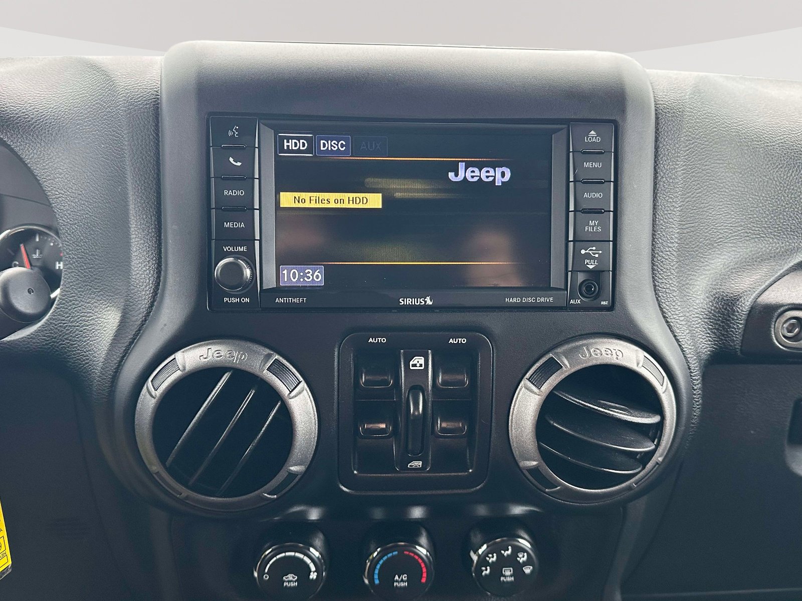 Used 2018 Jeep Wrangler Unlimited Sport S AWD/4WD image 9