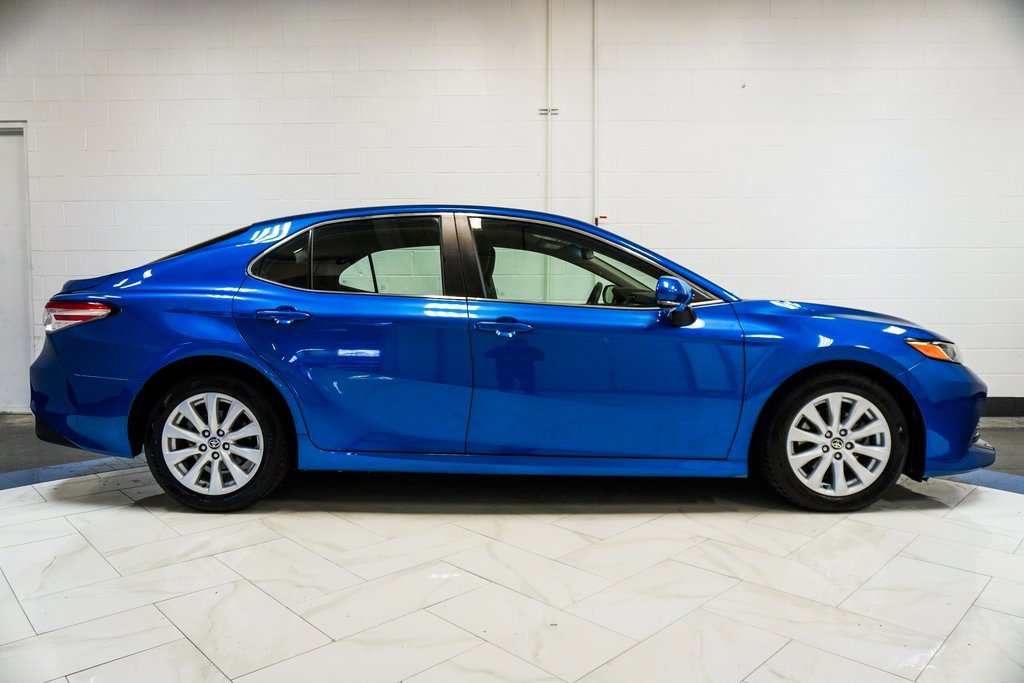 Used 2020 Toyota Camry LE image 31