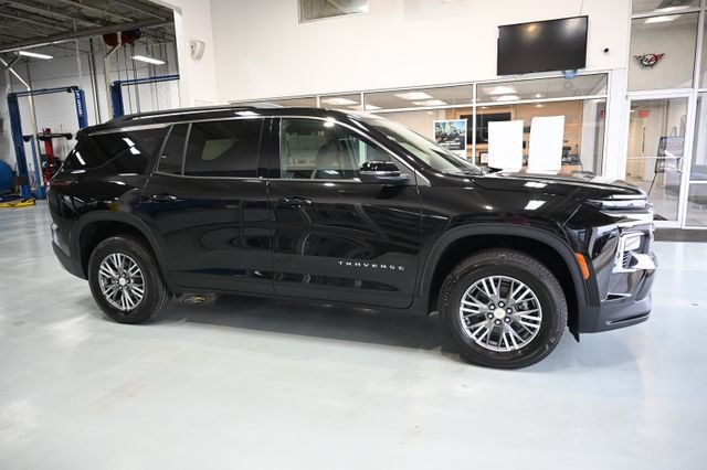 New 2027 Chevrolet Traverse LT w/ LPO, Floor Liner Package FWD image 4
