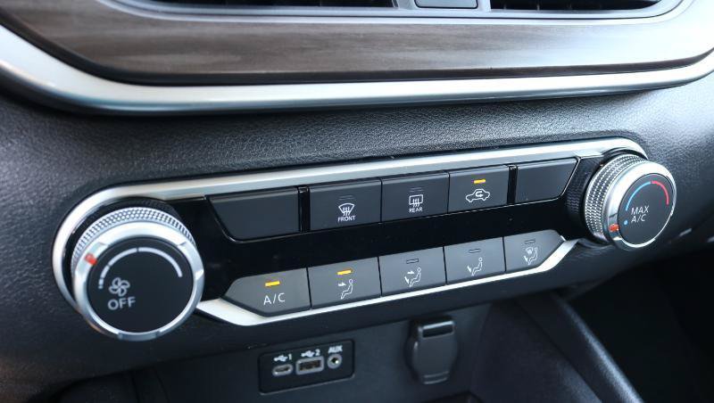 Used 2025 Nissan Altima 2.5 SV FWD image 13