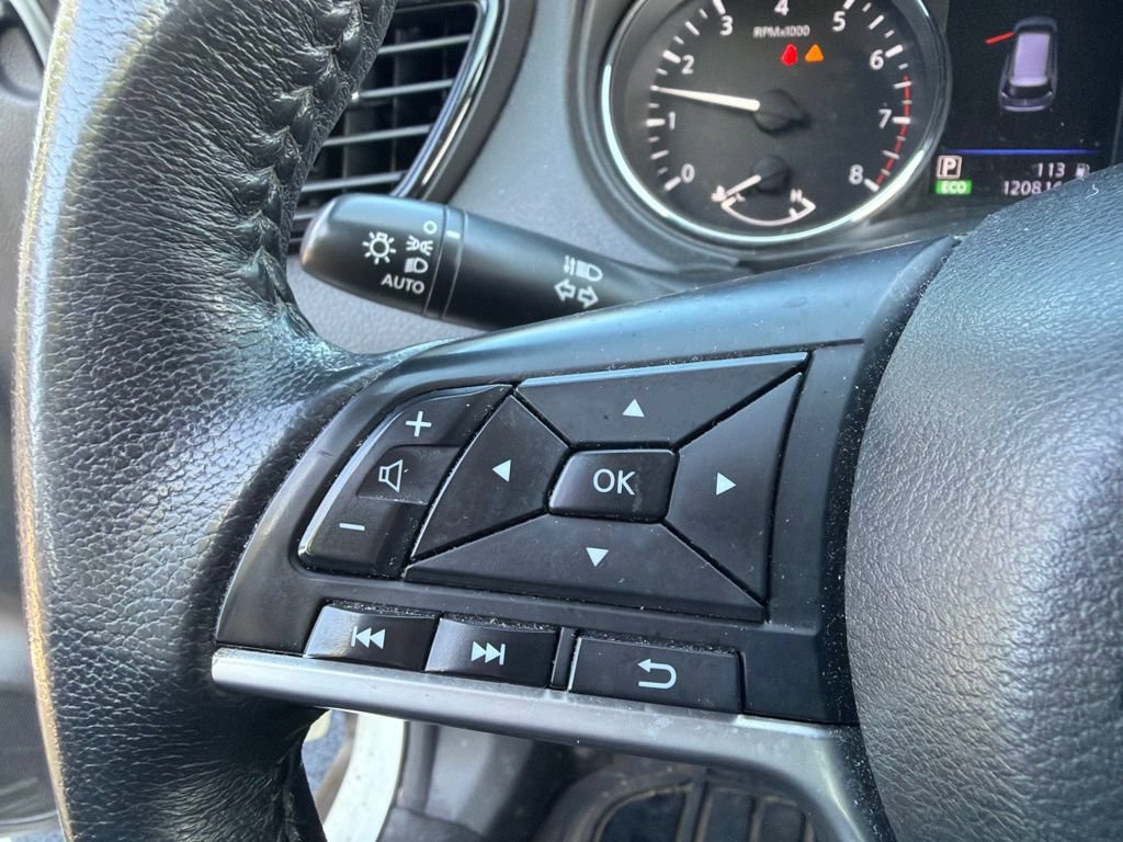 Used 2019 Nissan Rogue SV AWD/4WD image 20
