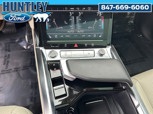 Used 2024 Audi Q8 e-tron Premium Plus w/ Premium Plus Package AWD/4WD image 26