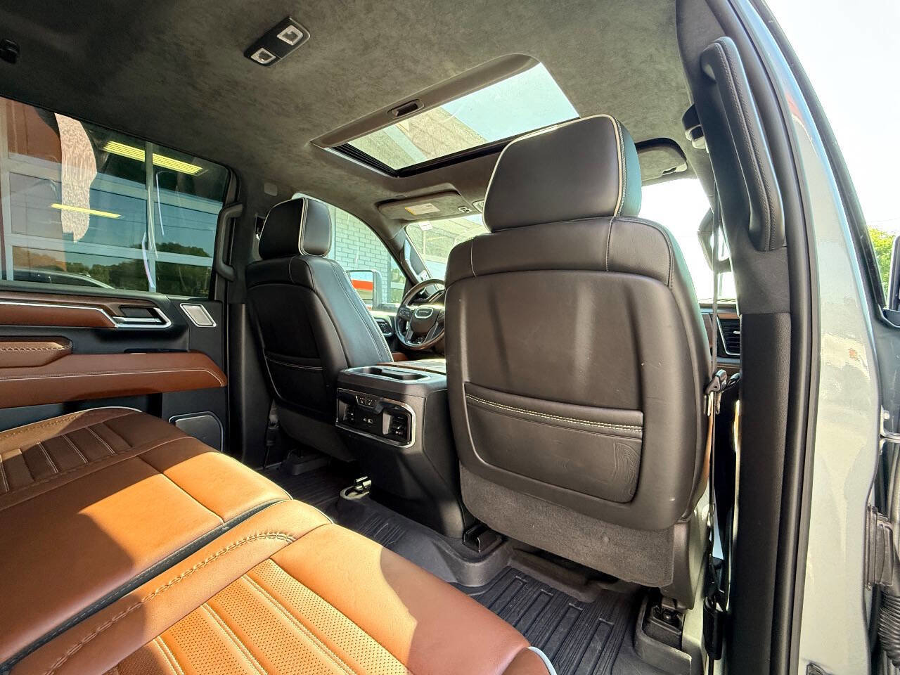 Used 2024 GMC Sierra 3500 Denali Ultimate AWD/4WD image 42