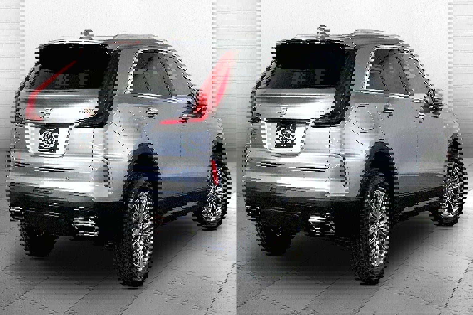 Used 2024 Cadillac XT4 Premium Luxury image 13