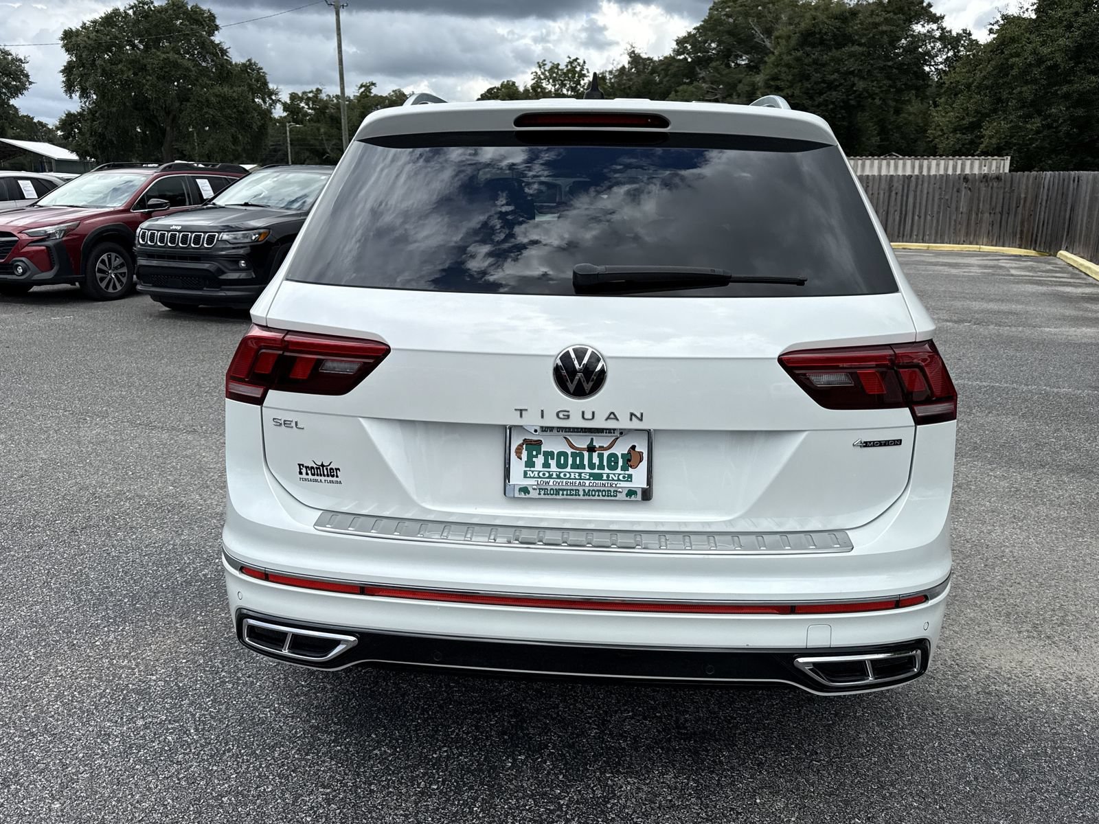 Used 2022 Volkswagen Tiguan SEL R-Line AWD/4WD image 4