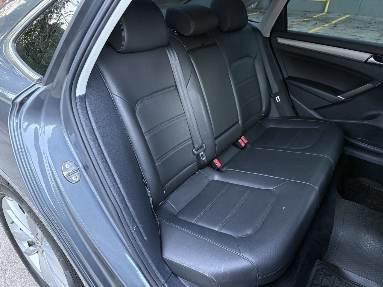 Used 2020 Volkswagen Passat 2.0T SE image 18