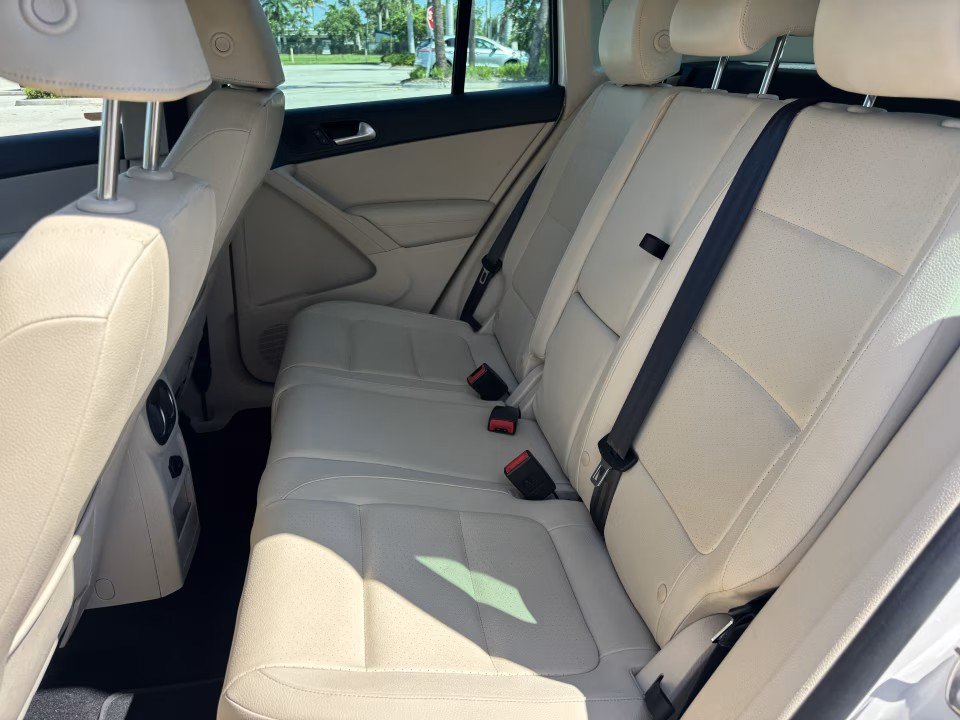 Used 2014 Volkswagen Tiguan SE FWD image 20