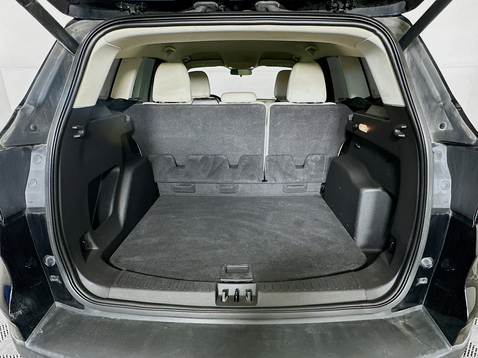 Used 2018 Ford Escape SEL w/ SEL Sport Appearance Package image 28