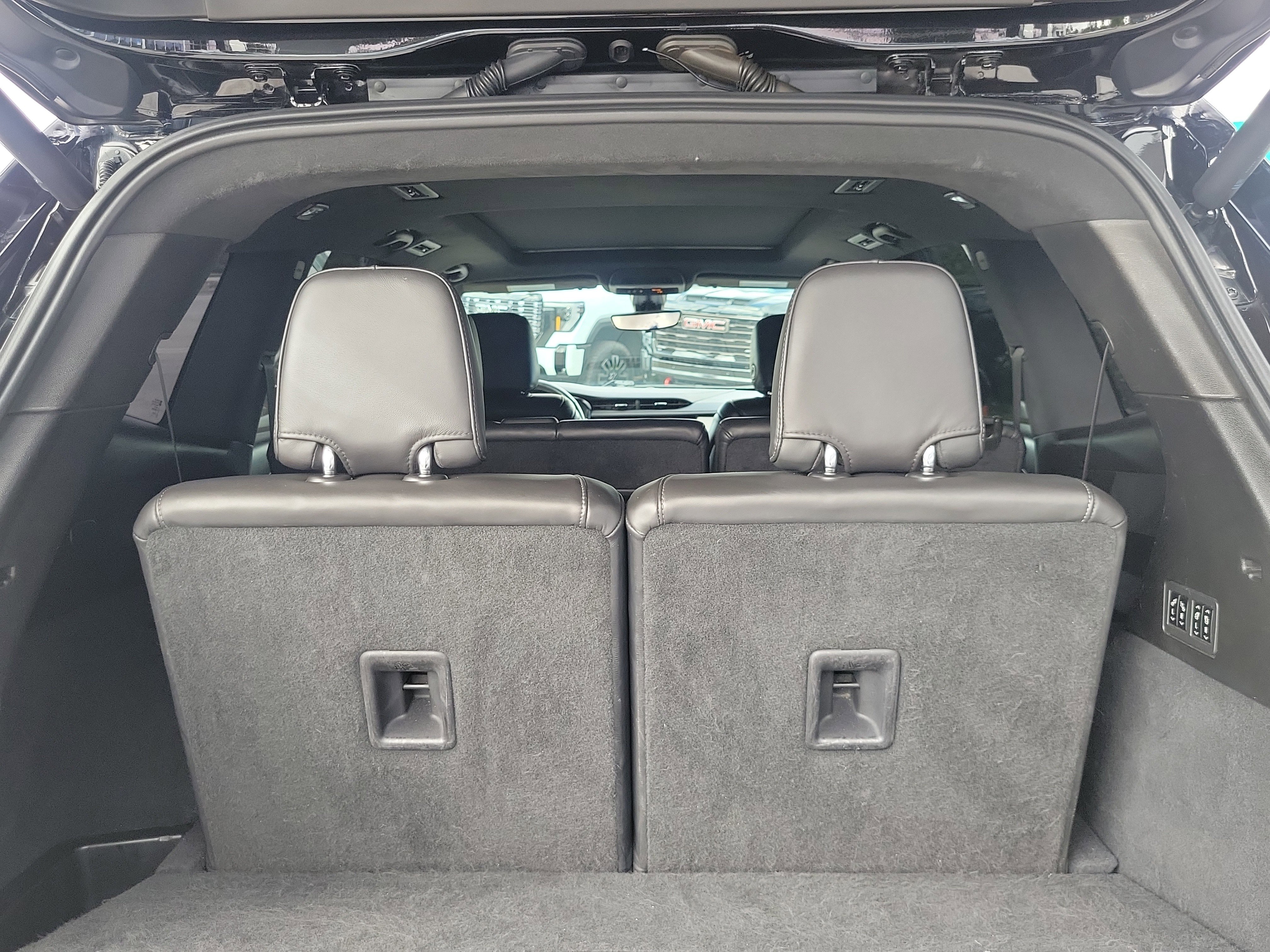 Used 2021 Cadillac XT6 Premium Luxury w/ Platinum Package image 18