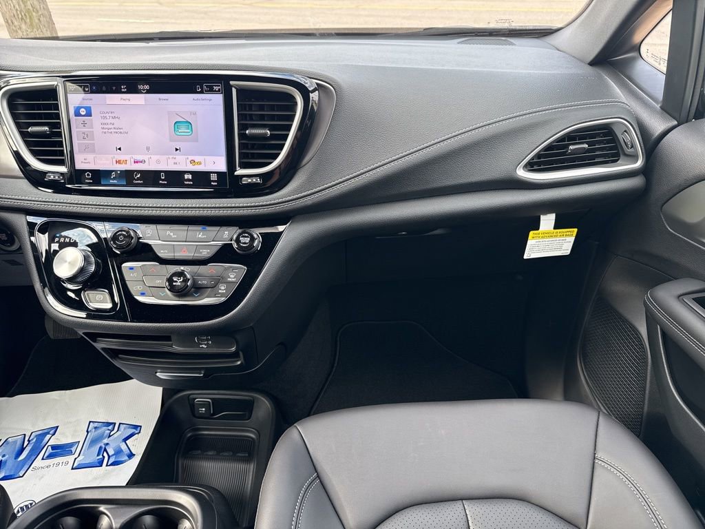 New 2026 Chrysler Pacifica Select image 23