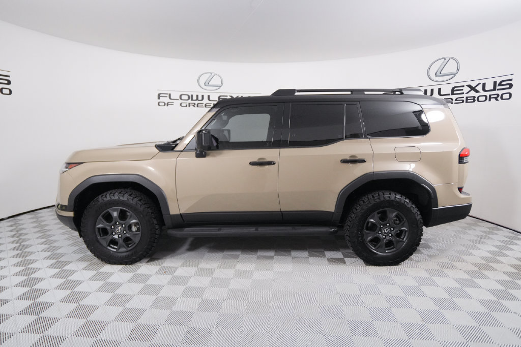 Used 2024 Lexus GX 550 AWD/4WD image 4