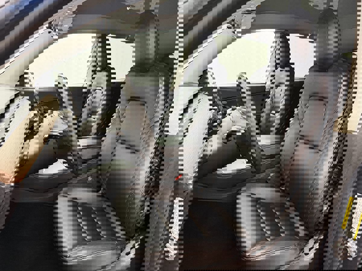 Used 2021 Tesla Model Y Long Range image 10