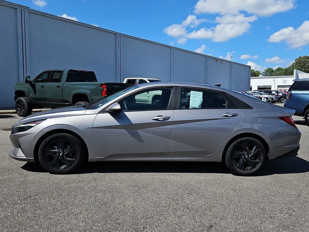 Used 2023 Hyundai Elantra Blue FWD image 7