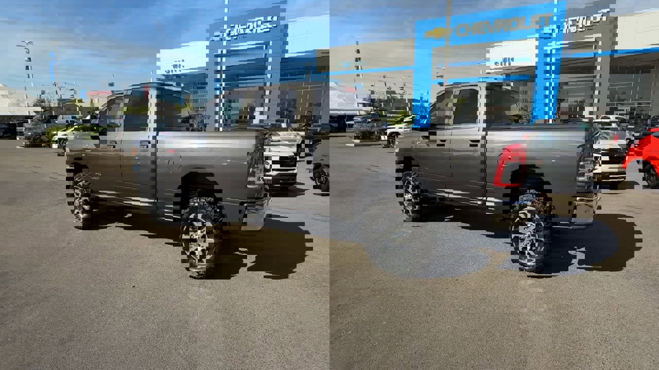 Used 2022 RAM 2500 Big Horn w/ Cold Weather Group image 5