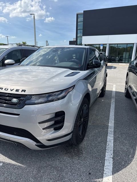 Used 2026 Land Rover Range Rover Evoque Dynamic SE AWD/4WD image 2
