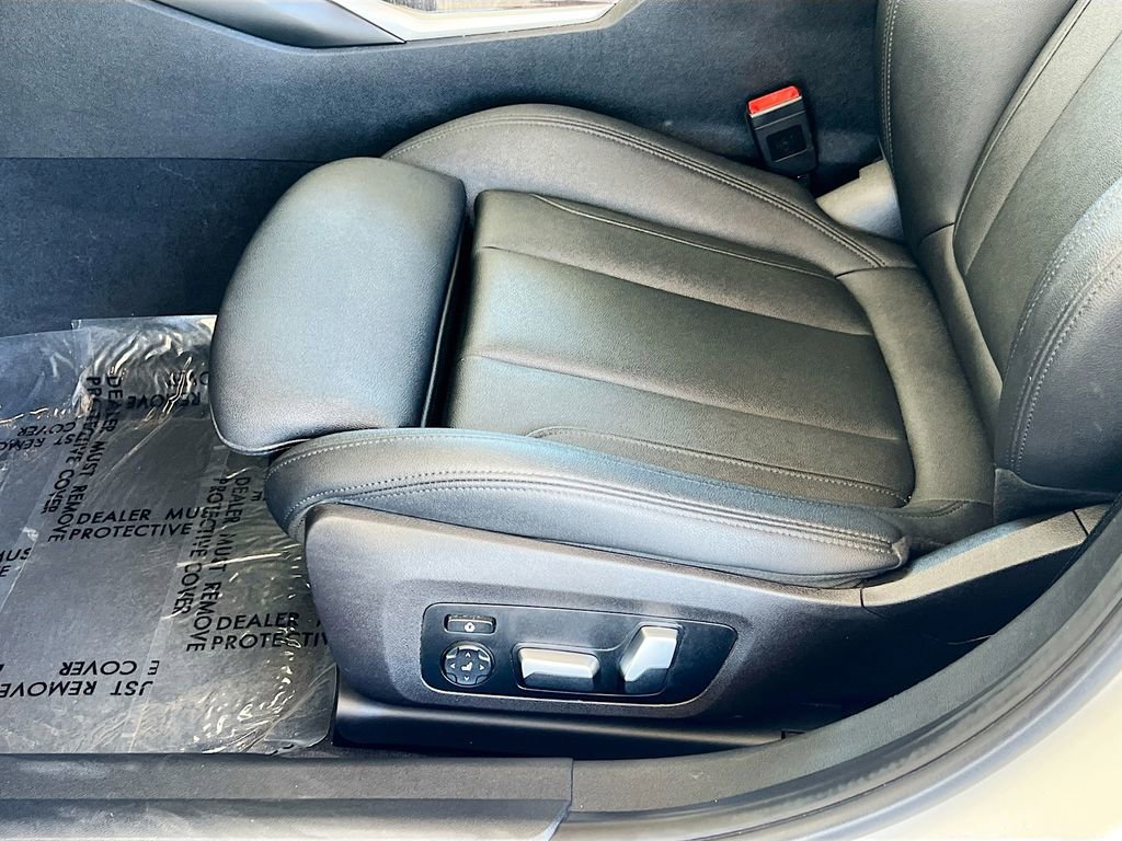 Used 2020 BMW 330i Sedan w/ Convenience Package RWD image 18