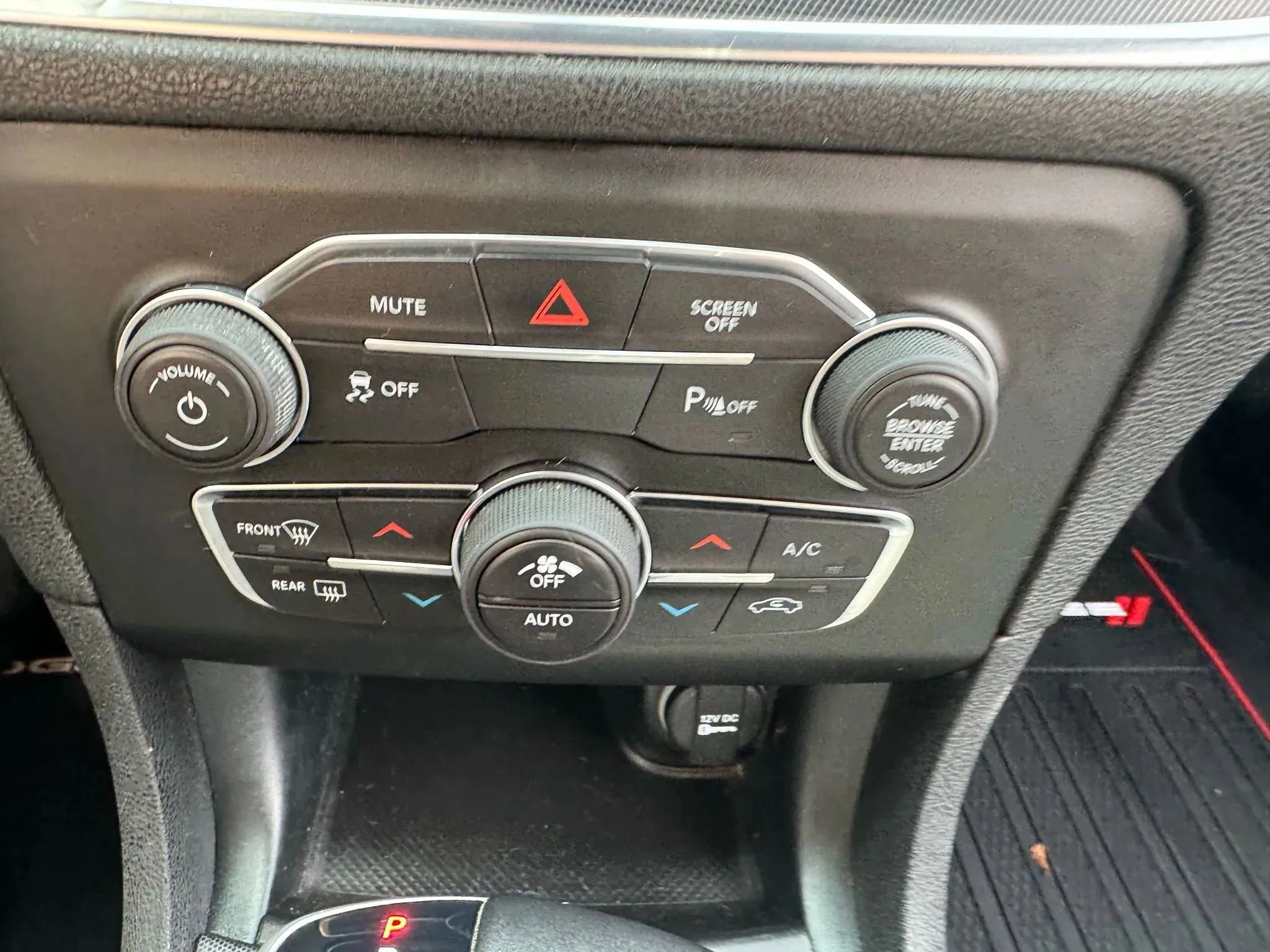 Used 2018 Dodge Charger SXT Plus image 16