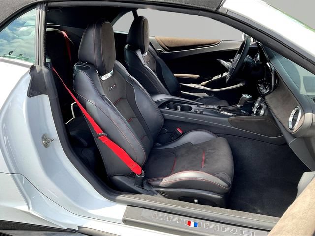 Used 2018 Chevrolet Camaro ZL1 RWD image 26