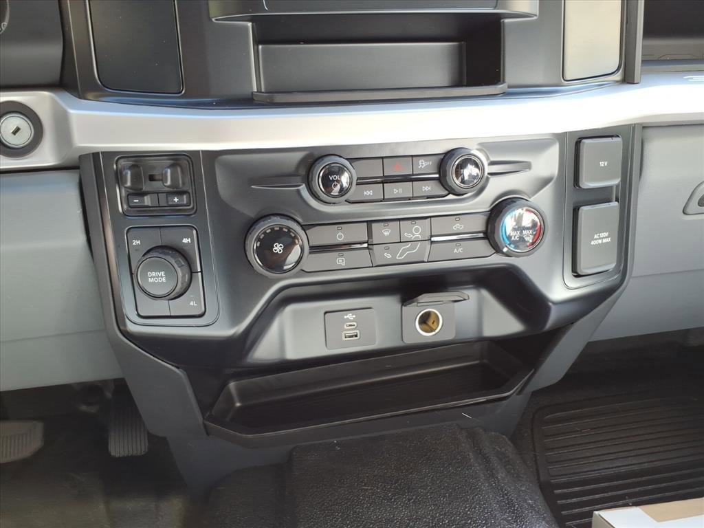 New 2026 Ford F550 4x4 Crew Cab image 14