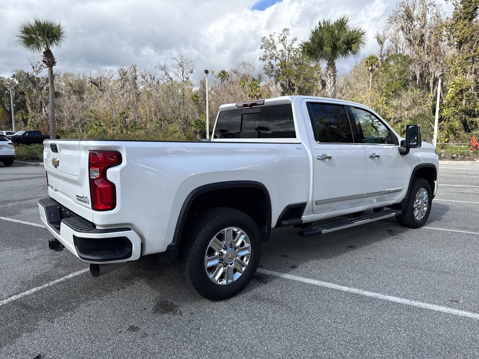 Used 2024 Chevrolet Silverado 2500 High Country image 3