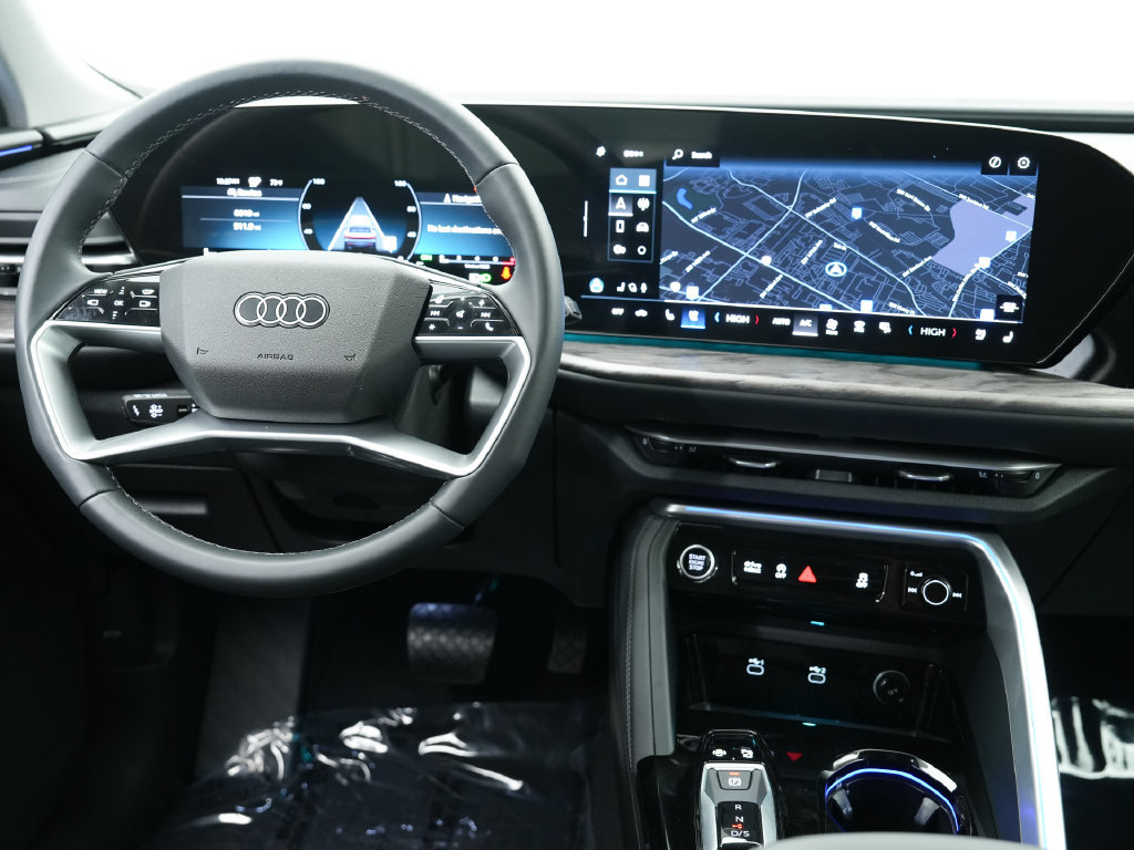 Certified 2025 Audi Q5 Premium Plus w/ Premium Plus AWD/4WD image 12