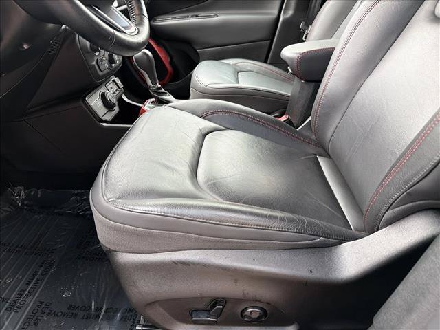 Used 2019 Jeep Renegade Trailhawk AWD/4WD image 12
