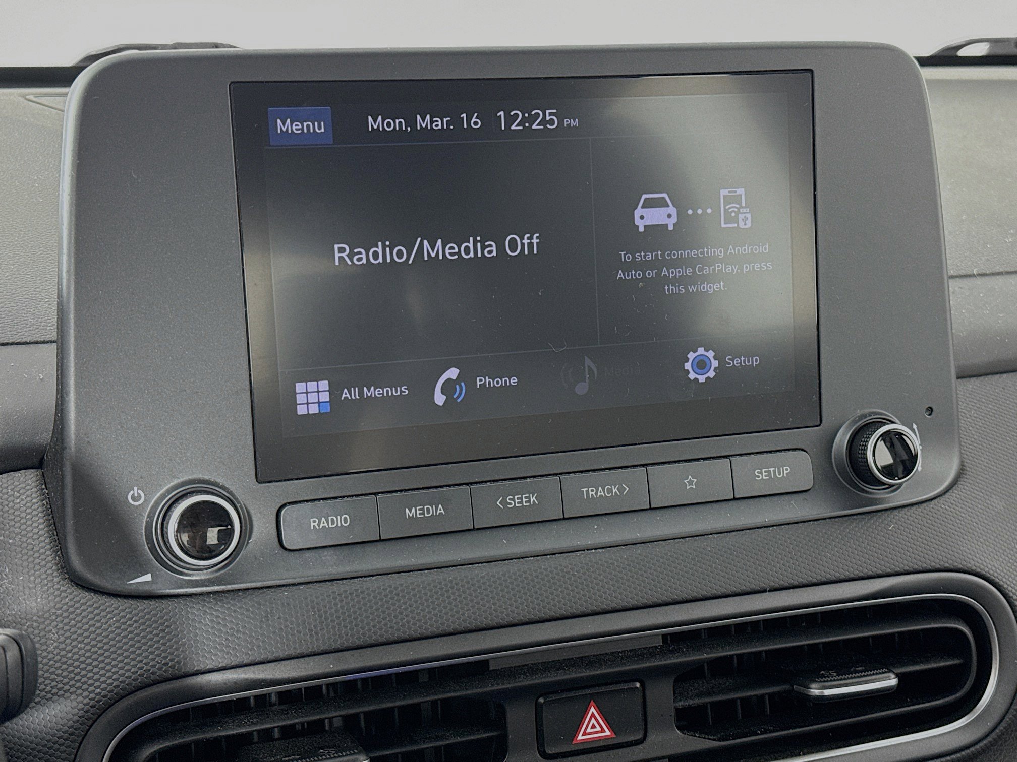 Used 2022 Hyundai Kona SE image 14