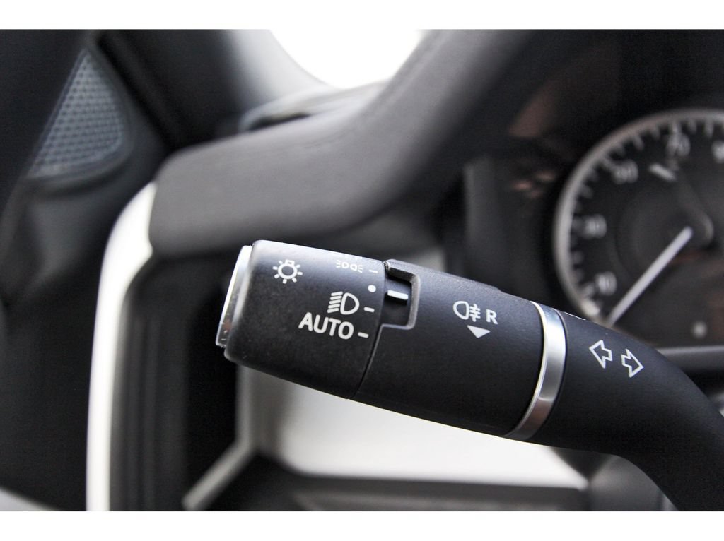 Used 2023 Land Rover Defender 110 AWD/4WD image 17