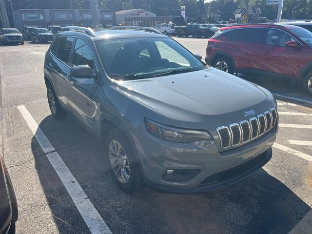 Used 2020 Jeep Cherokee Latitude Plus w/ Comfort/Convenience Group AWD/4WD image 2