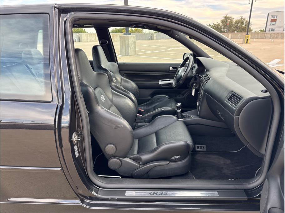 Used 2004 Volkswagen R32 AWD/4WD image 11