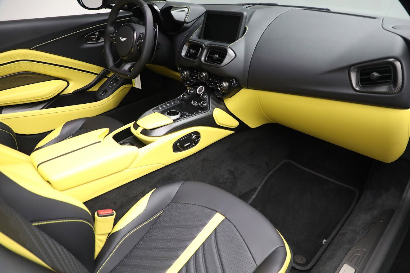 Used 2023 Aston Martin V12 Vantage Roadster image 28