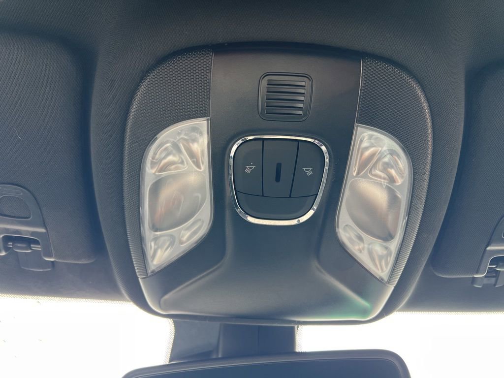 Used 2025 Jeep Compass Limited image 24