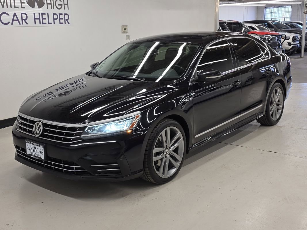 Used 2017 Volkswagen Passat 1.8T R-Line w/ R-Line Lighting Package image 26