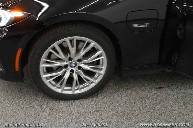 Used 2023 BMW 330e w/ Driving Assistance Package image 46