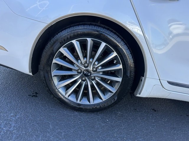 Used 2017 Kia Cadenza Technology image 7