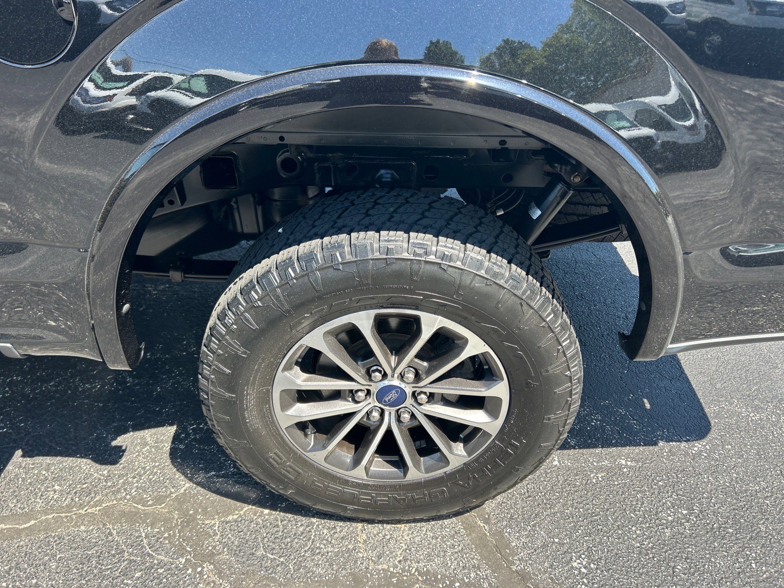 Used 2018 Ford F150 XLT w/ Equipment Group 302A Luxury AWD/4WD image 32