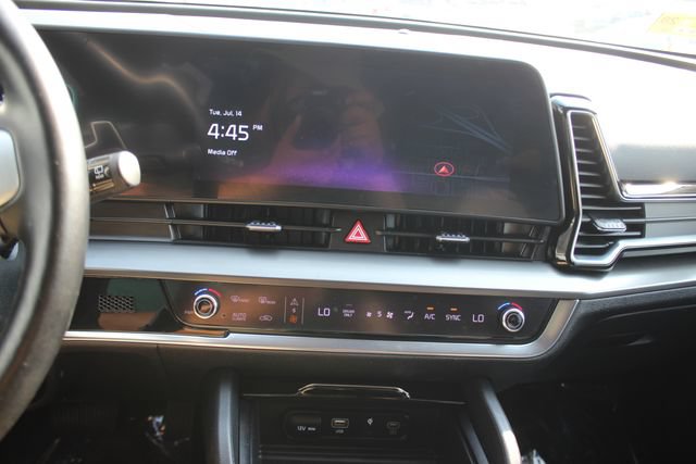 Used 2023 Kia Sportage EX AWD/4WD image 4