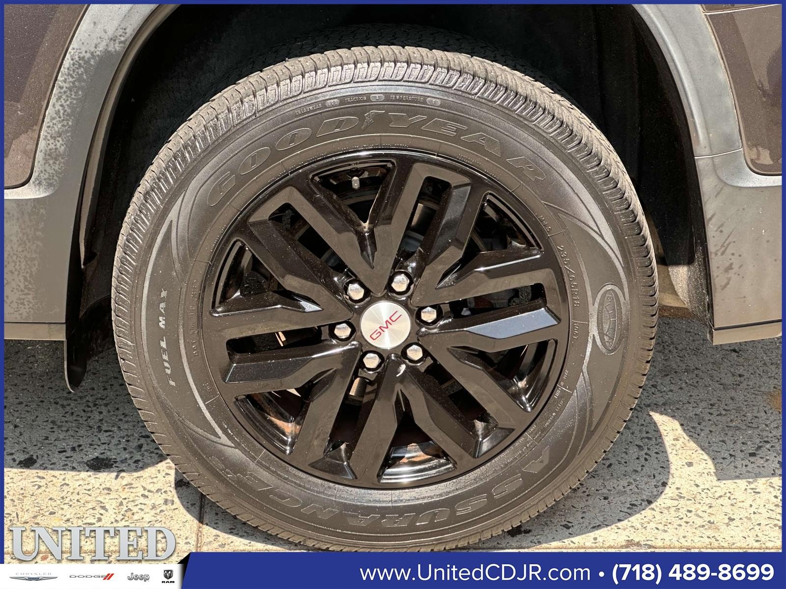 Used 2019 GMC Acadia SLT image 10