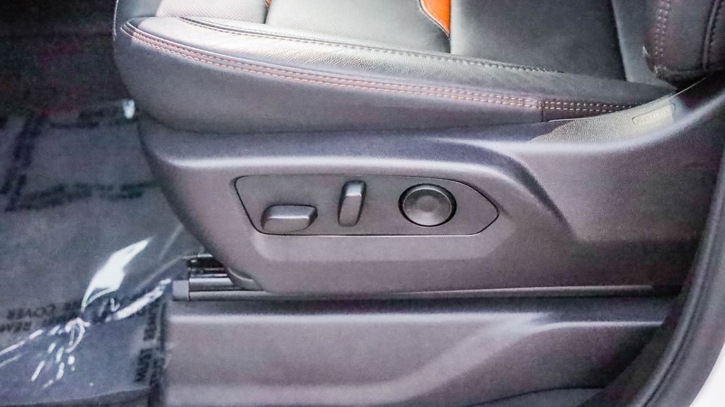 Used 2025 GMC Sierra 1500 AT4 image 21