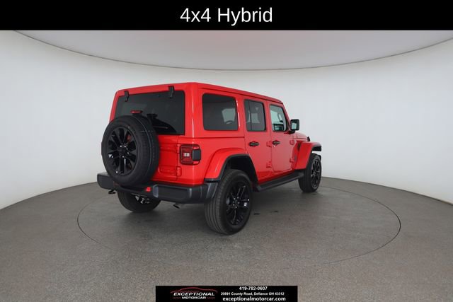 Used 2025 Jeep Wrangler Unlimited Sahara AWD/4WD image 18