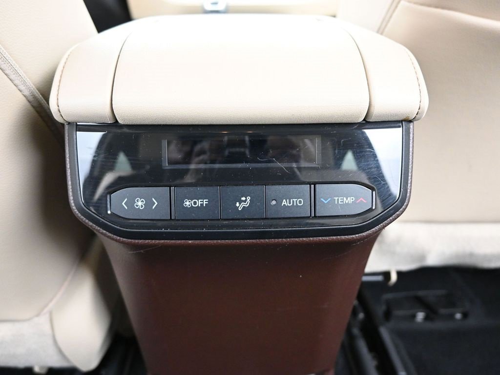 Used 2022 Toyota Highlander XLE image 16